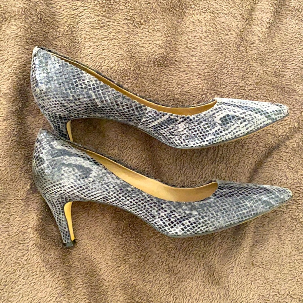 Women’s pumps